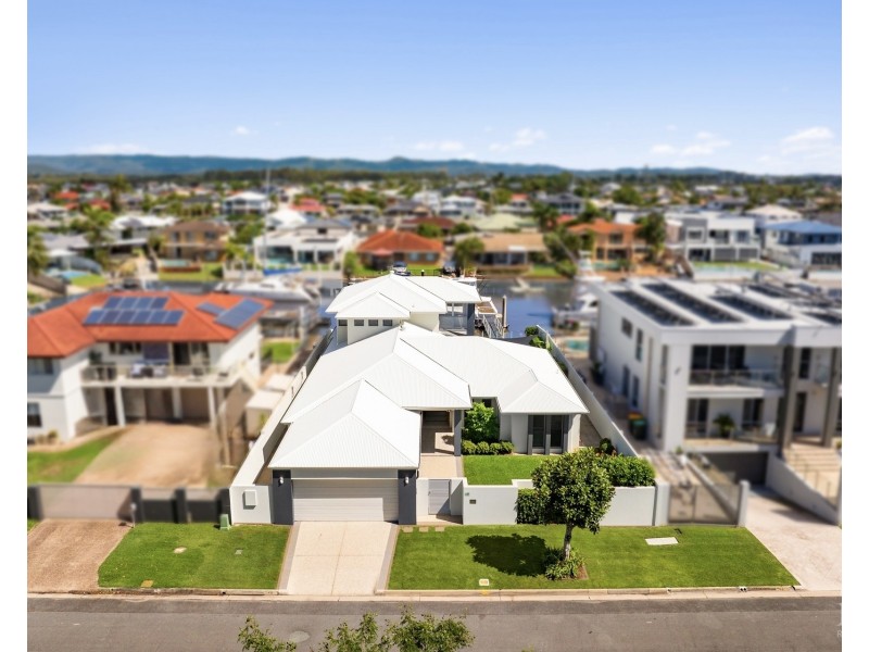 48 Lindsay Parade, Paradise Point QLD 4216