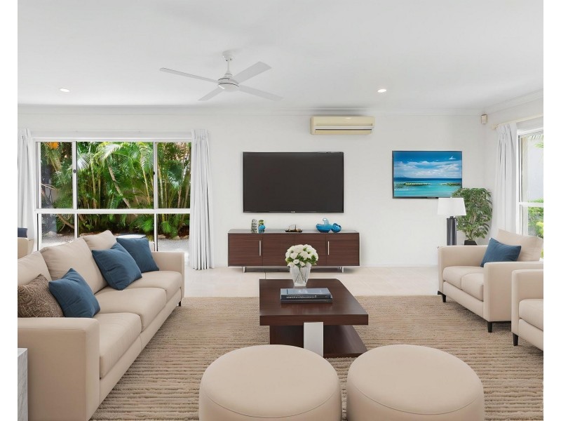 3146 Riverleigh Drive, Hope Island QLD 4212