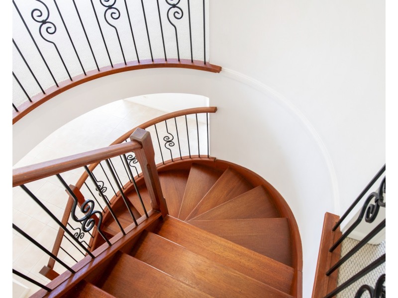 3146 Riverleigh Drive, Hope Island QLD 4212