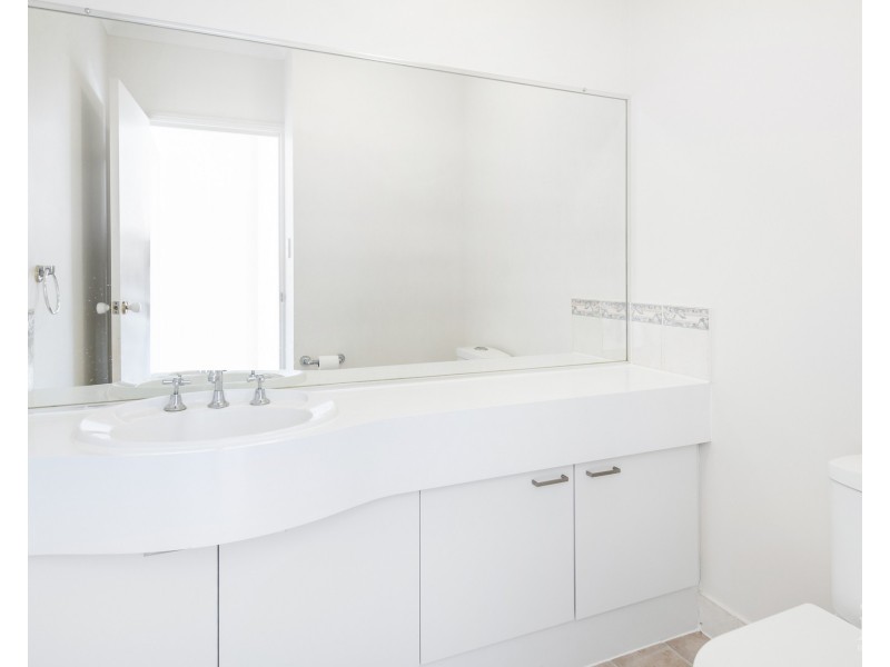 3146 Riverleigh Drive, Hope Island QLD 4212