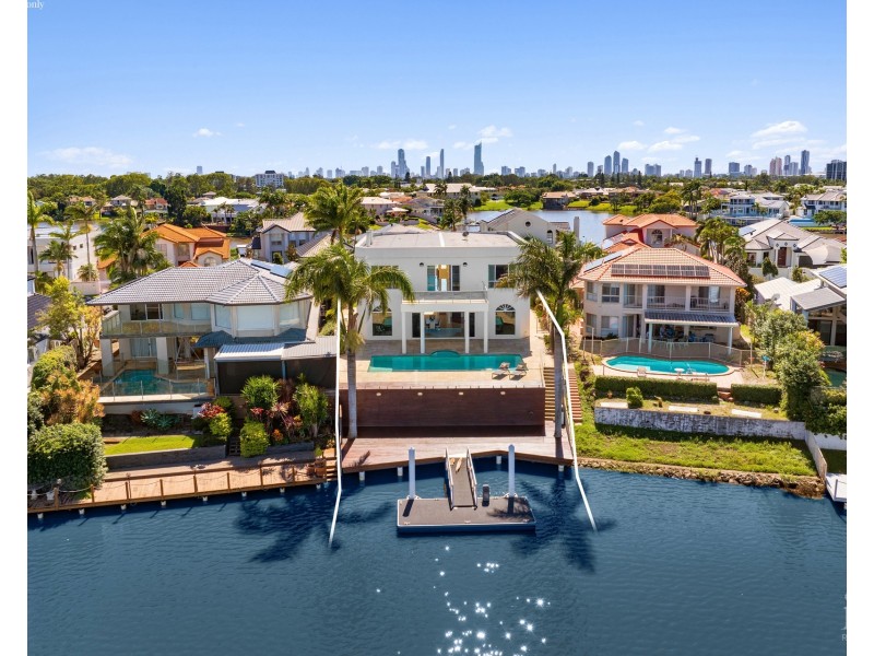 27 San Simeon Drive, Clear Island Waters QLD 4226