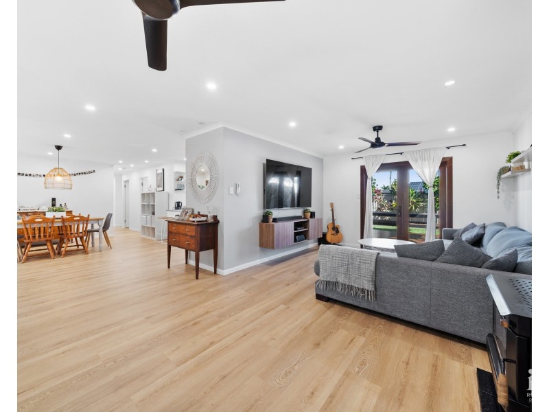 6  Hull Court, Mount Warren Park QLD 4207