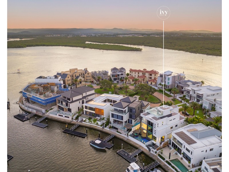 38 Knightsbridge Parade West, Sovereign Islands QLD 4216