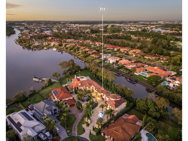 36 River  Cove Place, Helensvale QLD 4212