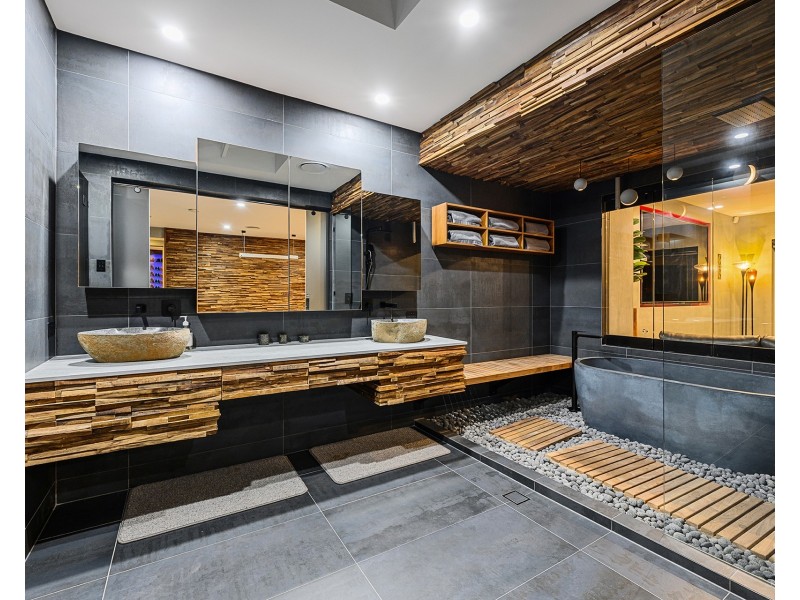 36 River  Cove Place, Helensvale QLD 4212