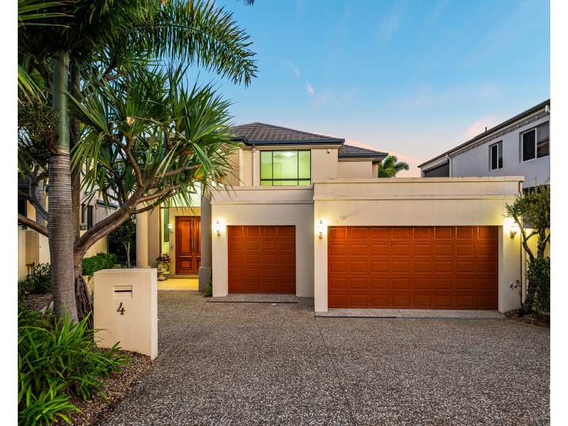 4 The Peninsula, Sovereign Islands QLD 4216