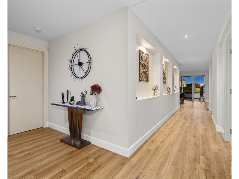 6177 Murten Court, Hope Island QLD 4212