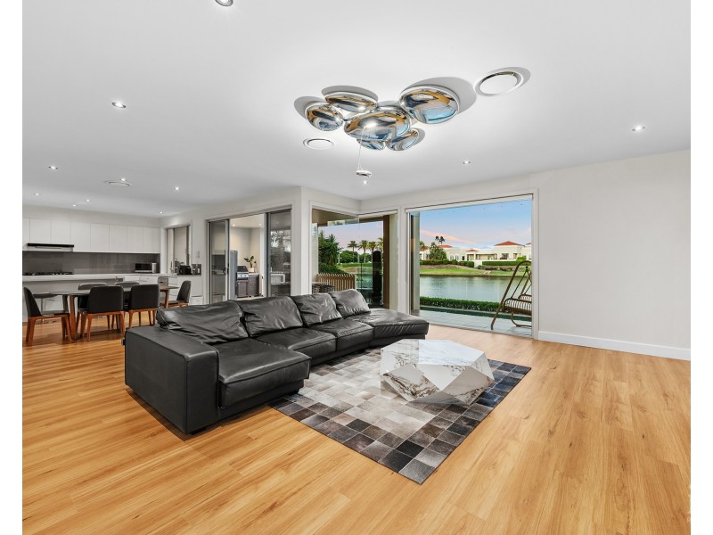 6177 Murten Court, Hope Island QLD 4212