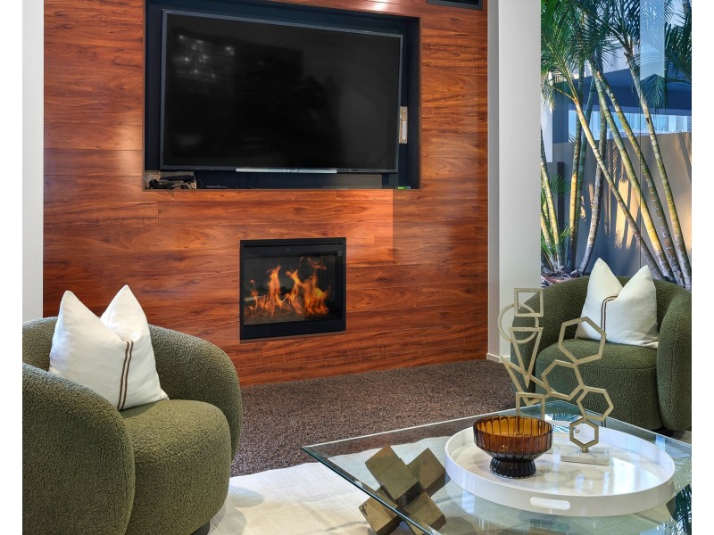 7 Royal Albert Crescent, Sovereign Islands QLD 4216