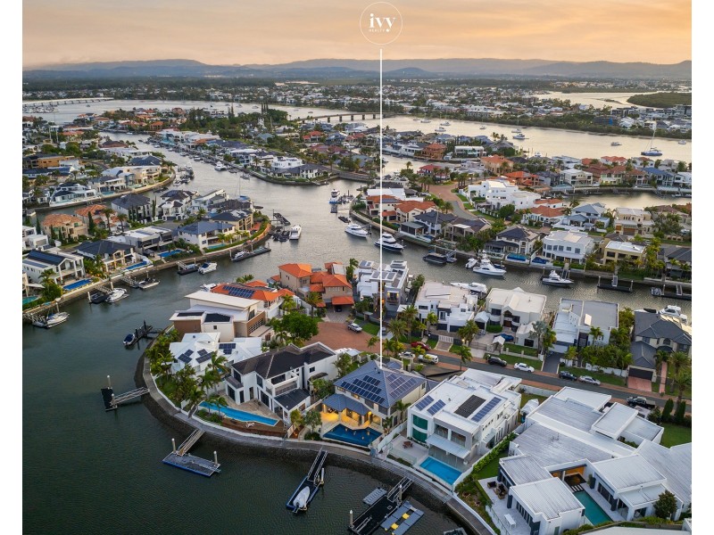 8 Kensington Mews, Sovereign Islands QLD 4216