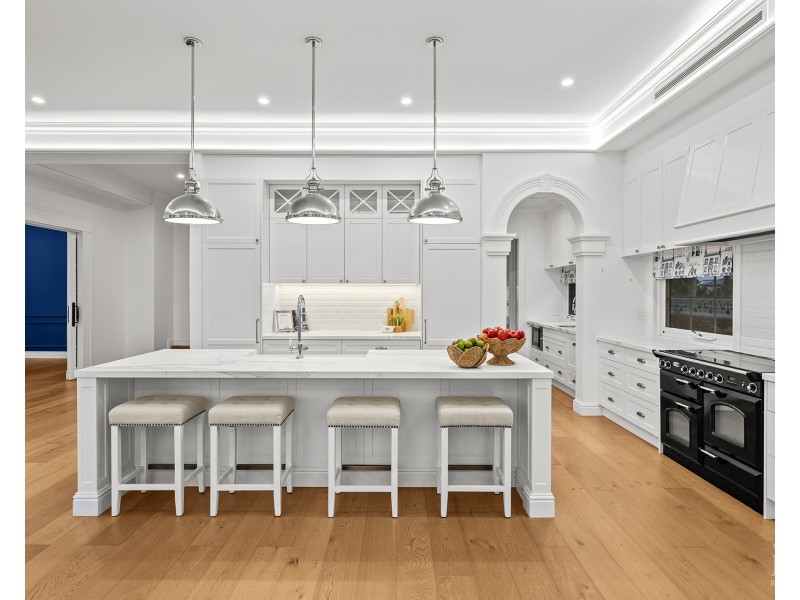 1 Royal Mews, Sovereign Islands QLD 4216