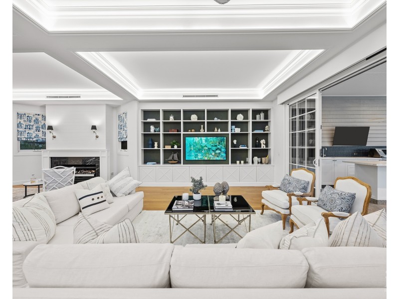 1 Royal Mews, Sovereign Islands QLD 4216