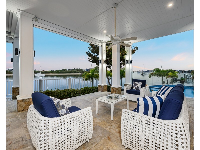 1 Royal Mews, Sovereign Islands QLD 4216