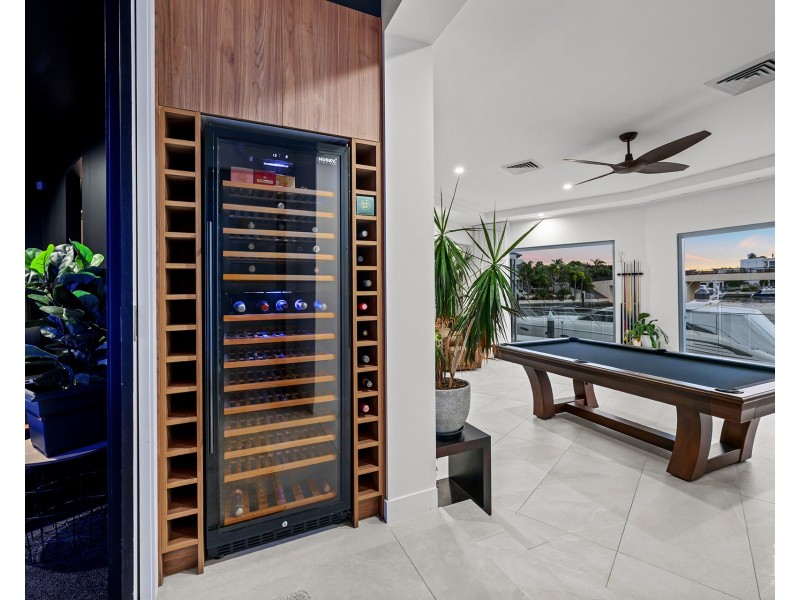 86 Royal Albert Crescent, Sovereign Islands QLD 4216