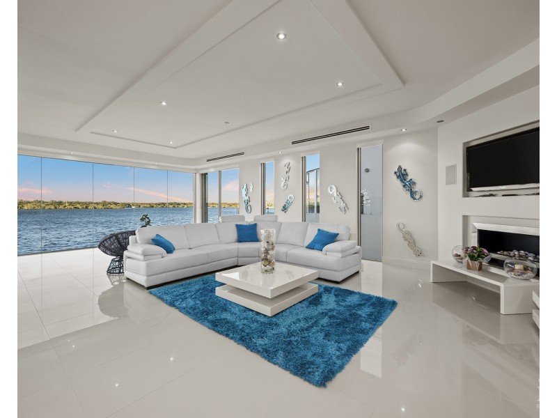 54 Knightsbridge Parade East, Sovereign Islands QLD 4216