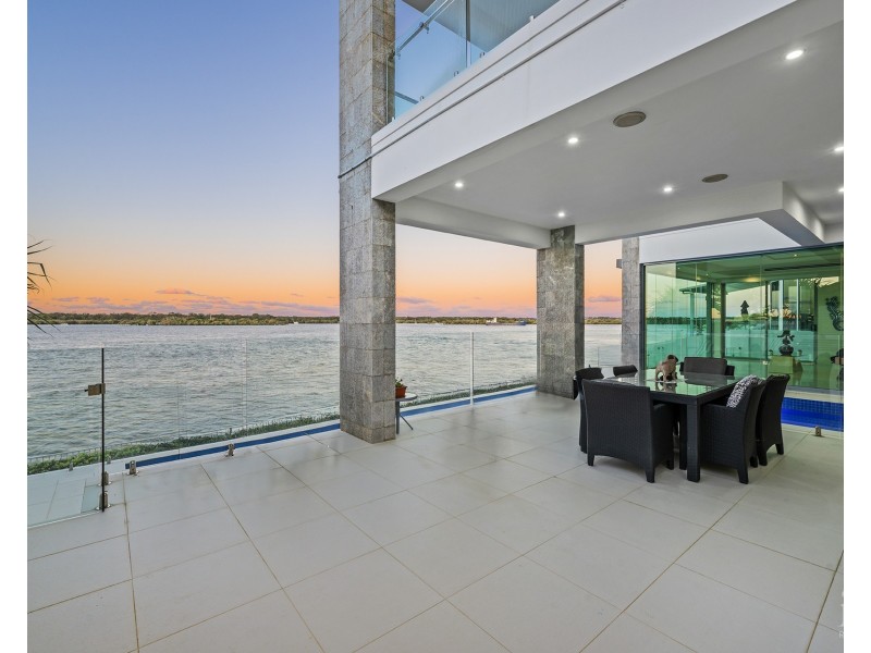 54 Knightsbridge Parade East, Sovereign Islands QLD 4216