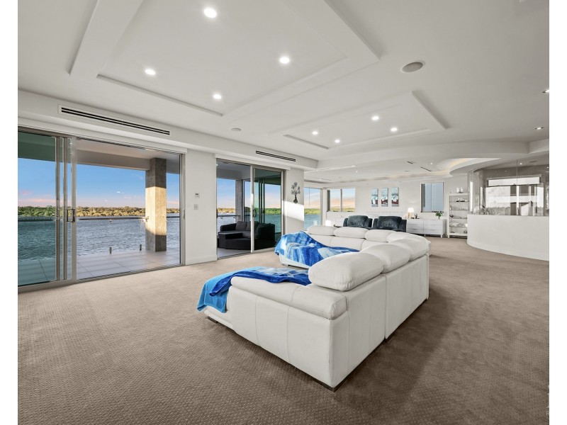 54 Knightsbridge Parade East, Sovereign Islands QLD 4216