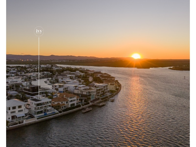 54 Knightsbridge Parade East, Sovereign Islands QLD 4216