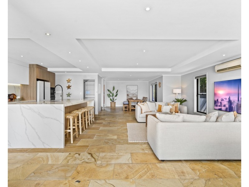 7 Kavieng Crescent, Runaway Bay QLD 4216