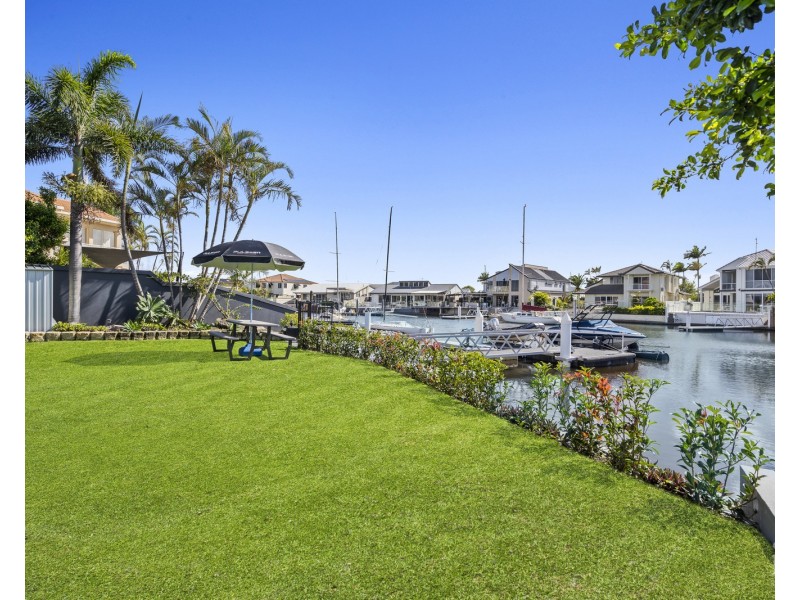 7 Kavieng Crescent, Runaway Bay QLD 4216