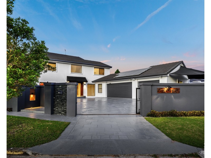 7 Kavieng Crescent, Runaway Bay QLD 4216