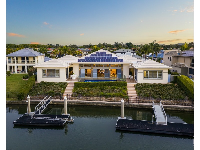 2166 Beaufort Way, Hope Island QLD 4212