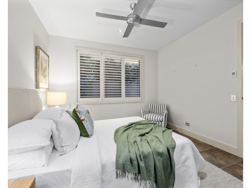 2166 Beaufort Way, Hope Island QLD 4212