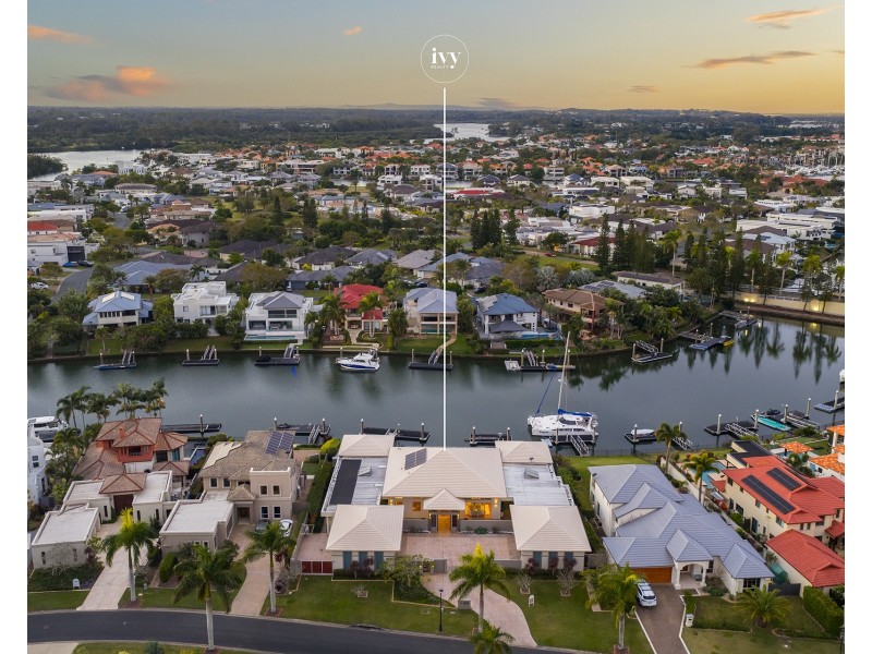 2166 Beaufort Way, Hope Island QLD 4212