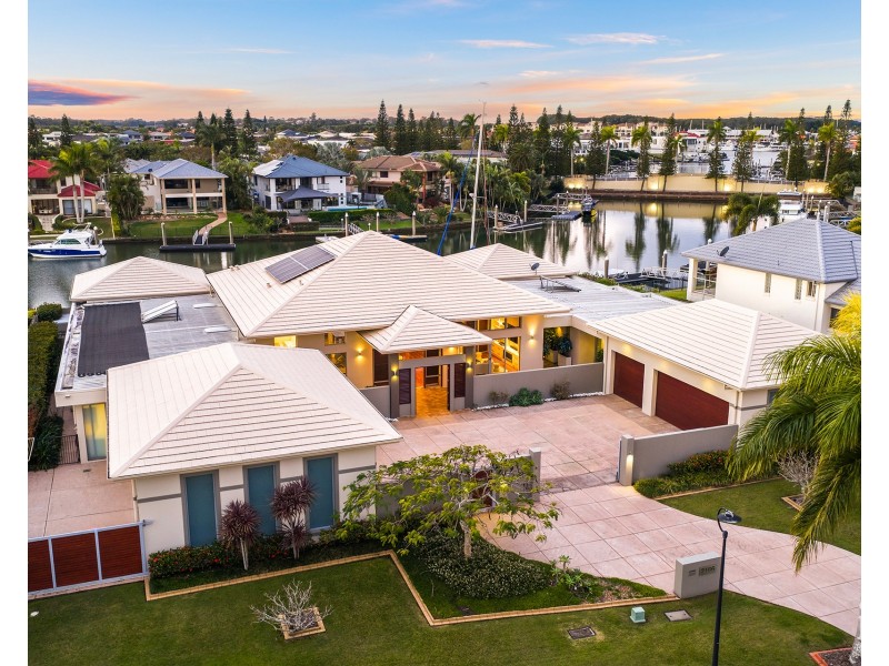 2166 Beaufort Way, Hope Island QLD 4212