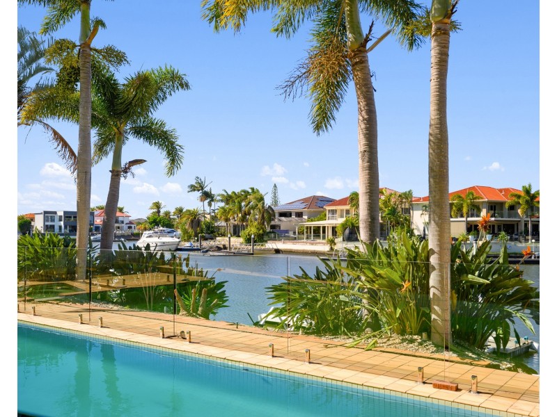 11 Excalibur Court, Sovereign Islands QLD 4216