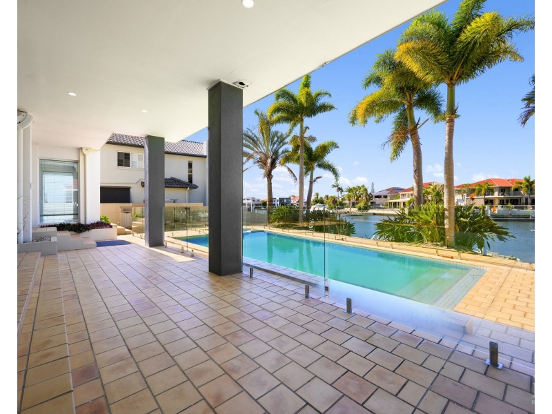11 Excalibur Court, Sovereign Islands QLD 4216