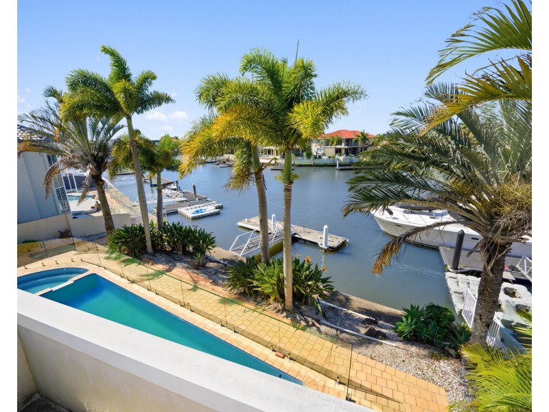 11 Excalibur Court, Sovereign Islands QLD 4216