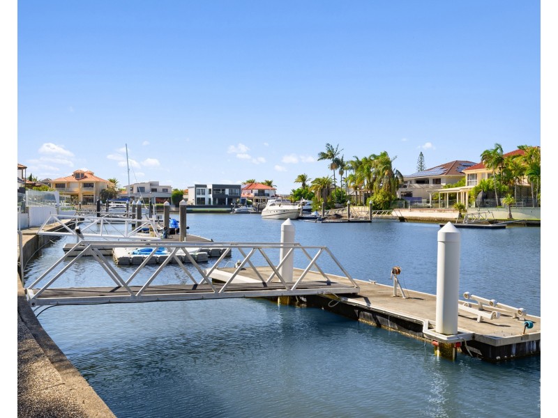11 Excalibur Court, Sovereign Islands QLD 4216