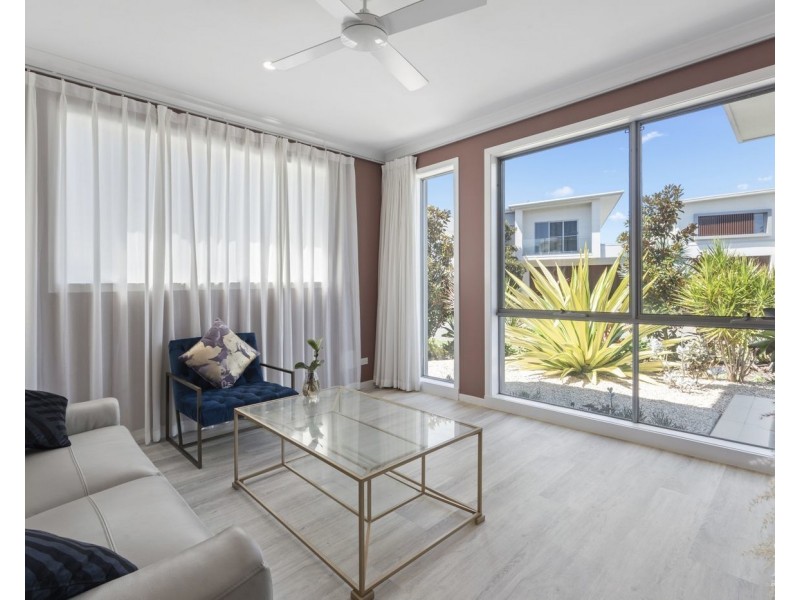 7830 Pavilions Close, Hope Island QLD 4212