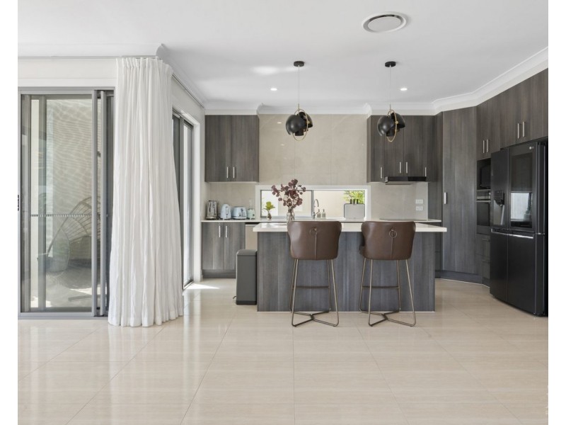7830 Pavilions Close, Hope Island QLD 4212