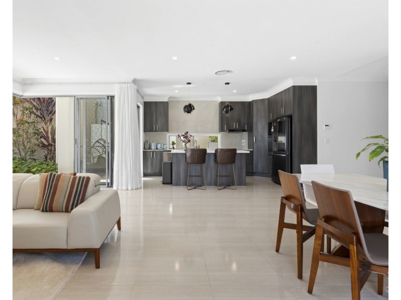 7830 Pavilions Close, Hope Island QLD 4212