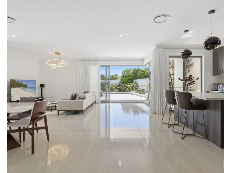 7830 Pavilions Close, Hope Island QLD 4212