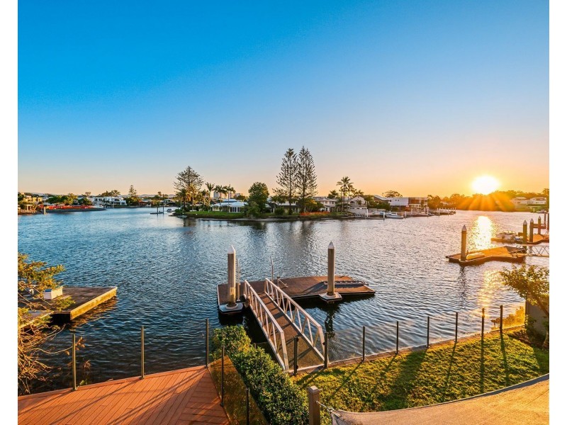 50 Back Street, Biggera Waters QLD 4216