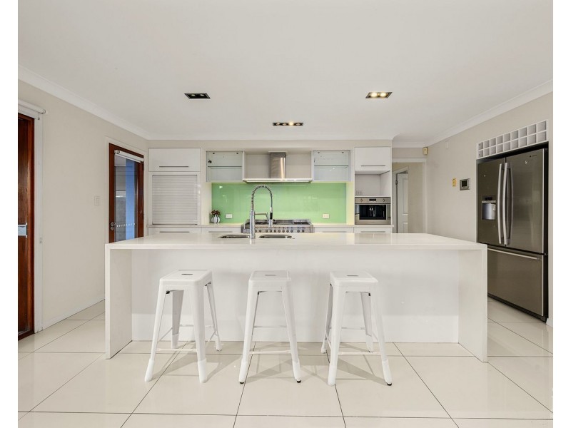 50 Back Street, Biggera Waters QLD 4216