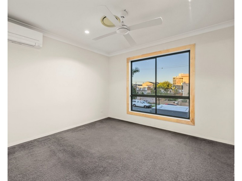 50 Back Street, Biggera Waters QLD 4216