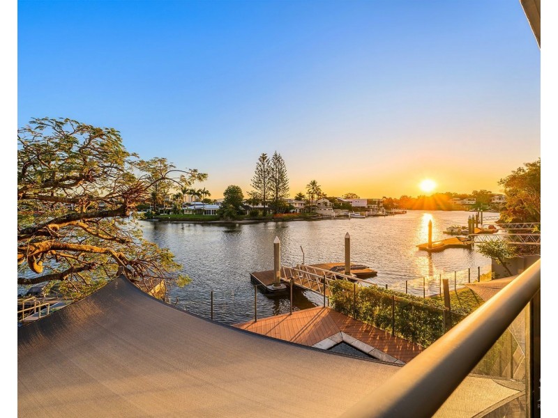 50 Back Street, Biggera Waters QLD 4216