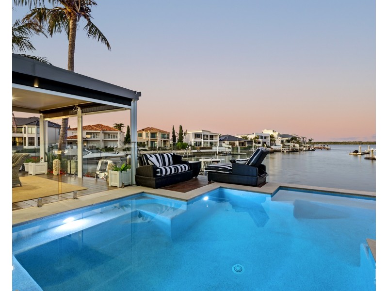 3 The Peninsula, Sovereign Islands QLD 4216