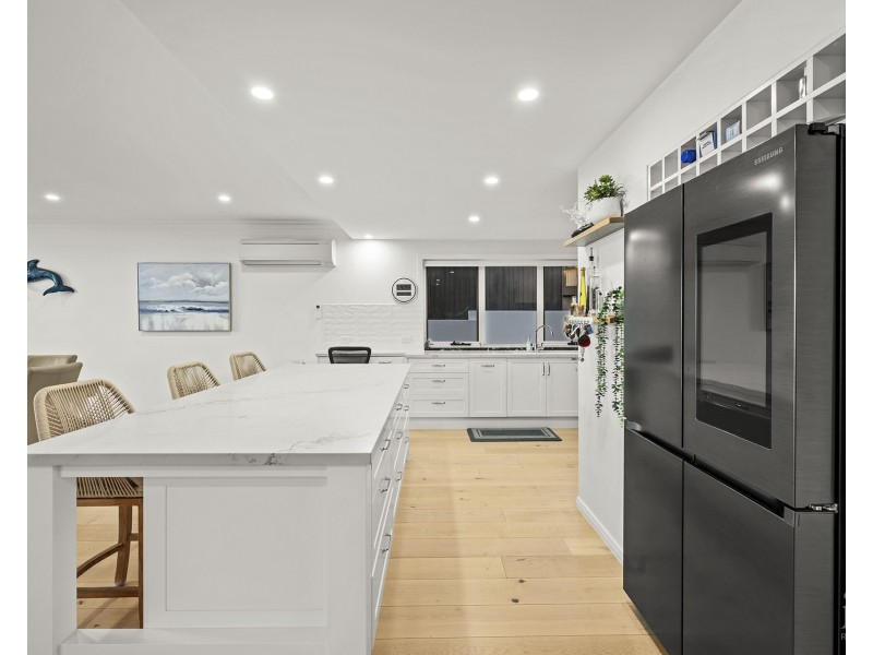 3 The Peninsula, Sovereign Islands QLD 4216