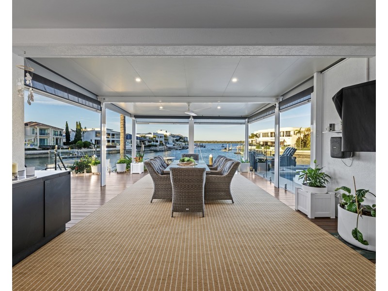 3 The Peninsula, Sovereign Islands QLD 4216