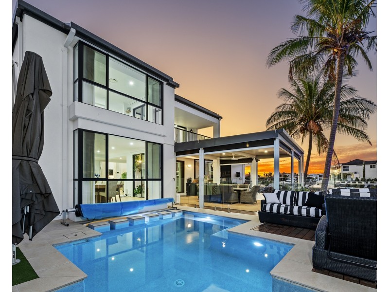 3 The Peninsula, Sovereign Islands QLD 4216