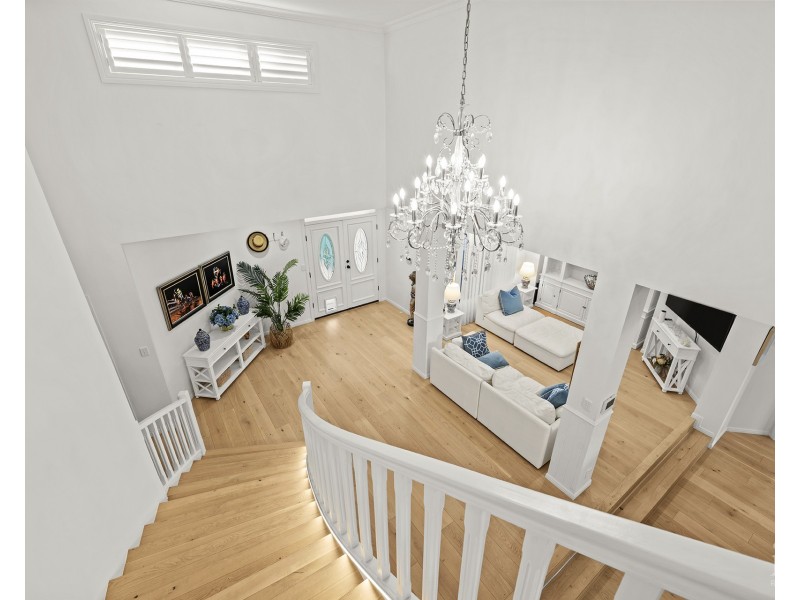 3 The Peninsula, Sovereign Islands QLD 4216