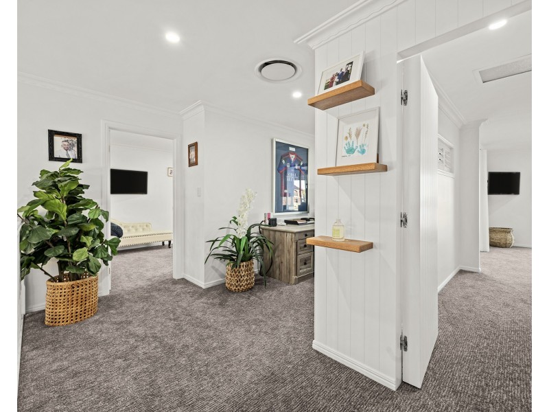 3 The Peninsula, Sovereign Islands QLD 4216