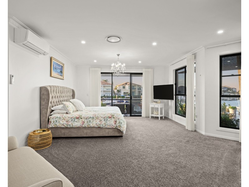 3 The Peninsula, Sovereign Islands QLD 4216