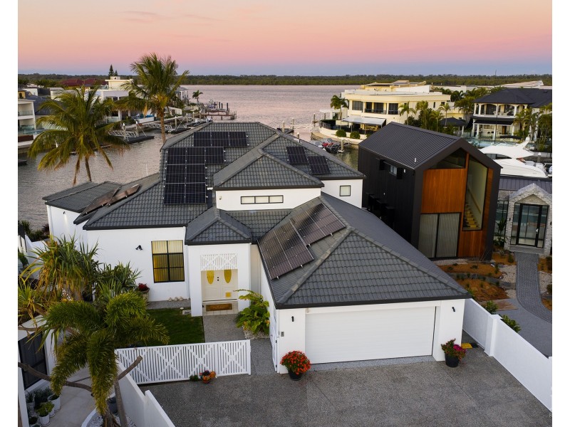 3 The Peninsula, Sovereign Islands QLD 4216