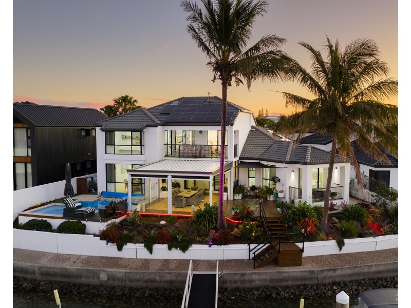 3 The Peninsula, Sovereign Islands QLD 4216